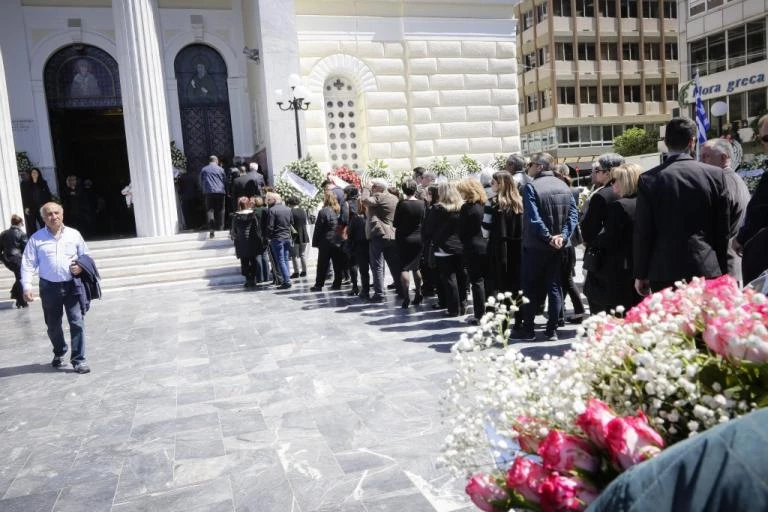 Στέλιος Σκλαβενίτης: Πλήθος κόσμου στην κηδεία του (εικόνες)